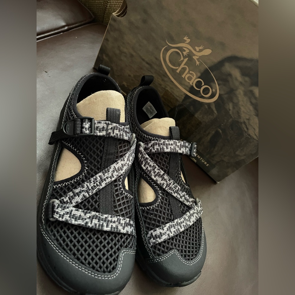 Boys Or Girls Sandal Water Shoes Size 4